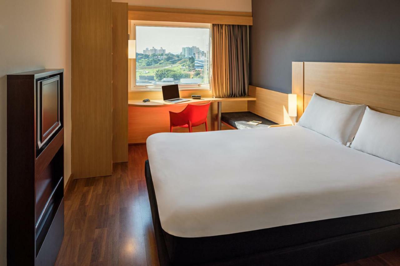 Hotel Ibis Sao Jose Dos Campos Colinas Exterior foto